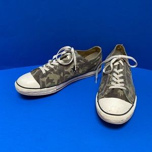 Converse One Star Camouflage Sneakers Size 12